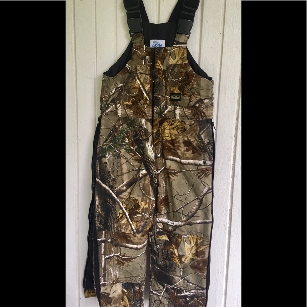INSULATED CAMO COVERALLS YOUTH SIZE 6/7 EUC